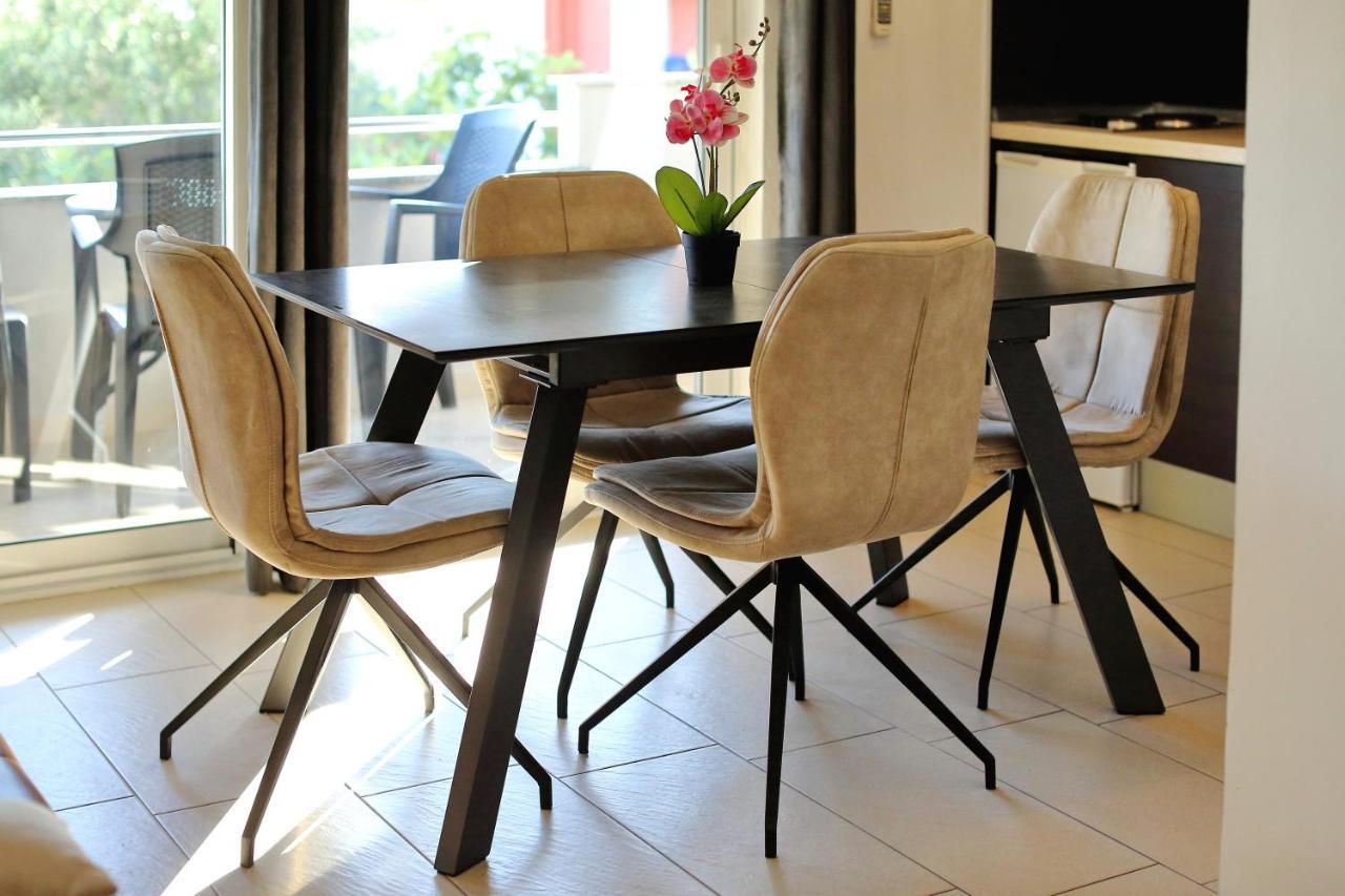 Apartments Neli บาร์บินเย ภายนอก รูปภาพ