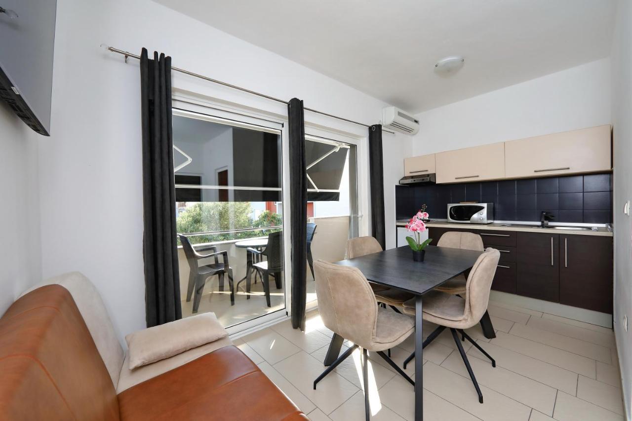 Apartments Neli บาร์บินเย ภายนอก รูปภาพ