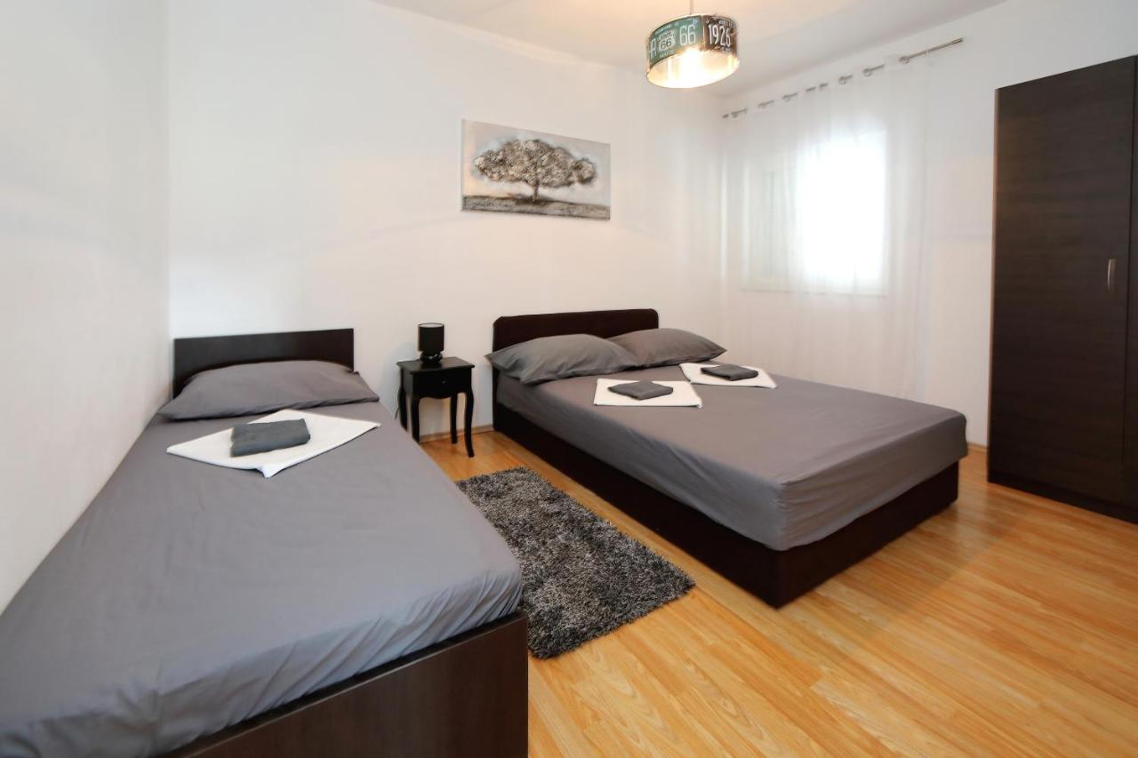 Apartments Neli บาร์บินเย ภายนอก รูปภาพ