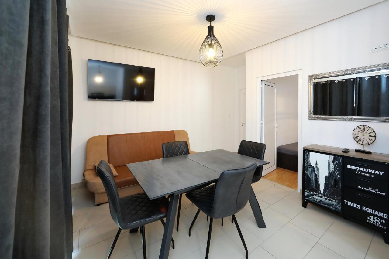 Apartments Neli บาร์บินเย ภายนอก รูปภาพ