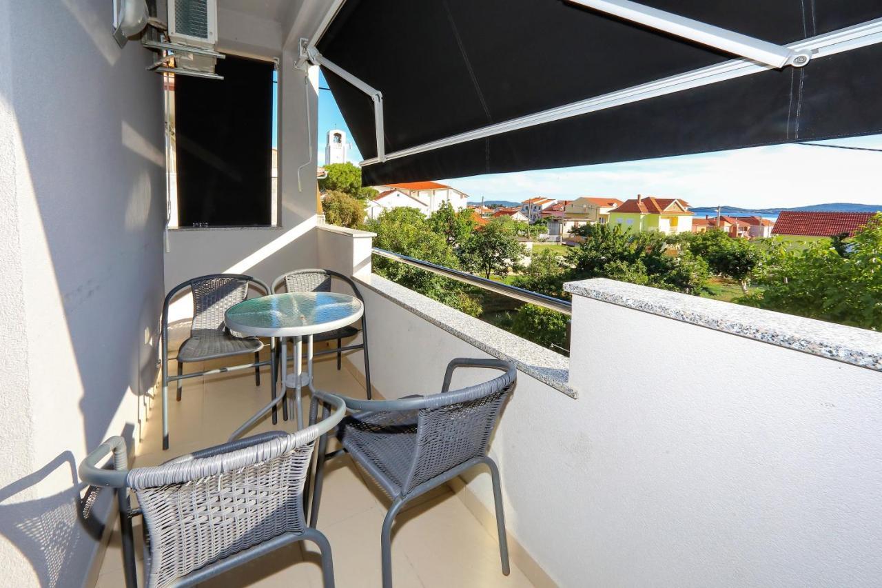 Apartments Neli บาร์บินเย ภายนอก รูปภาพ