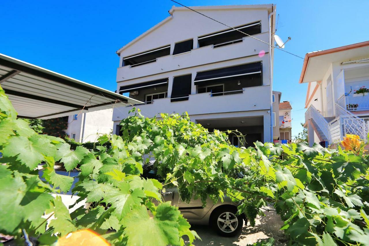 Apartments Neli บาร์บินเย ภายนอก รูปภาพ