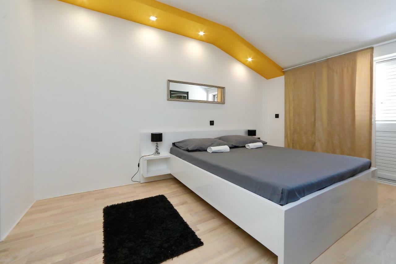 Apartments Neli บาร์บินเย ภายนอก รูปภาพ