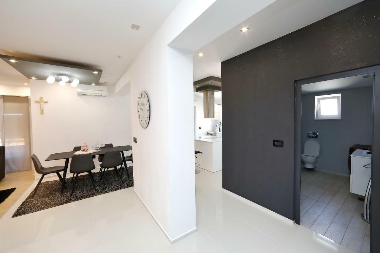 Apartments Neli บาร์บินเย ภายนอก รูปภาพ